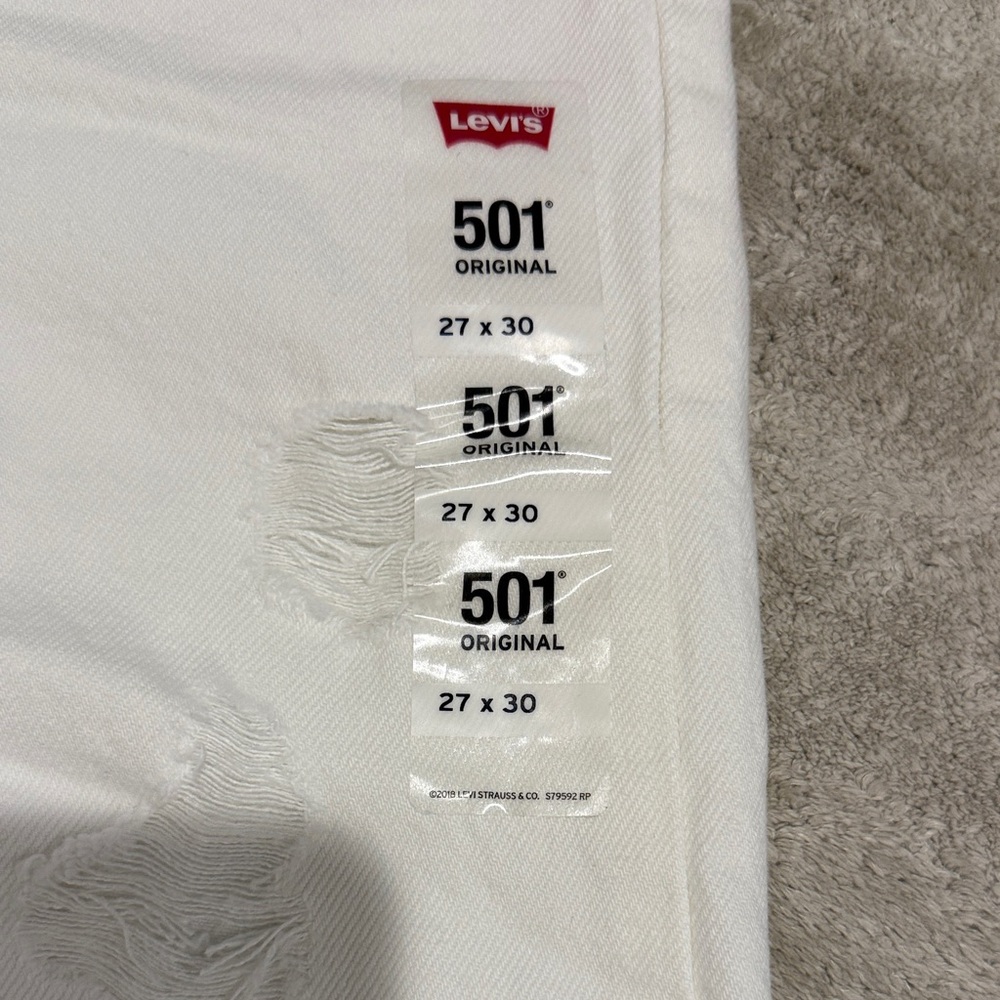 Womens White Levi’s 501 Distressed Jeans 37 x 30 NWT - Picture 3 of 7